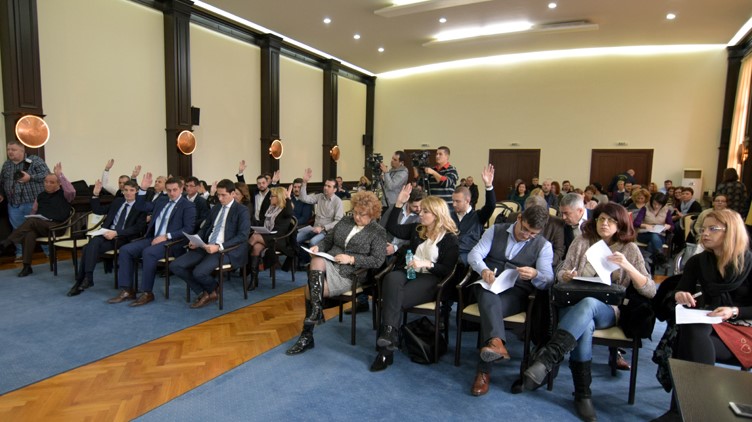 Consilierii locali constănțeni, convocați azi în ședință extraordinară