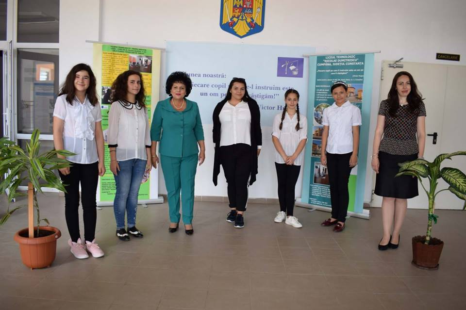 Elevii olimpici de la Liceul “Nicolae Dumitrescu” din Cumpăna și de la Clubul Interact Constanța, în vizită la Parlamentul European