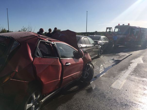 Accident în lanț pe A2. Mai multe persoane rănite