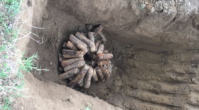 Video Detonare ControlatÄ A Celor 235 De Proiectile Scoase Din Curtea Unui Localnic Din Baia