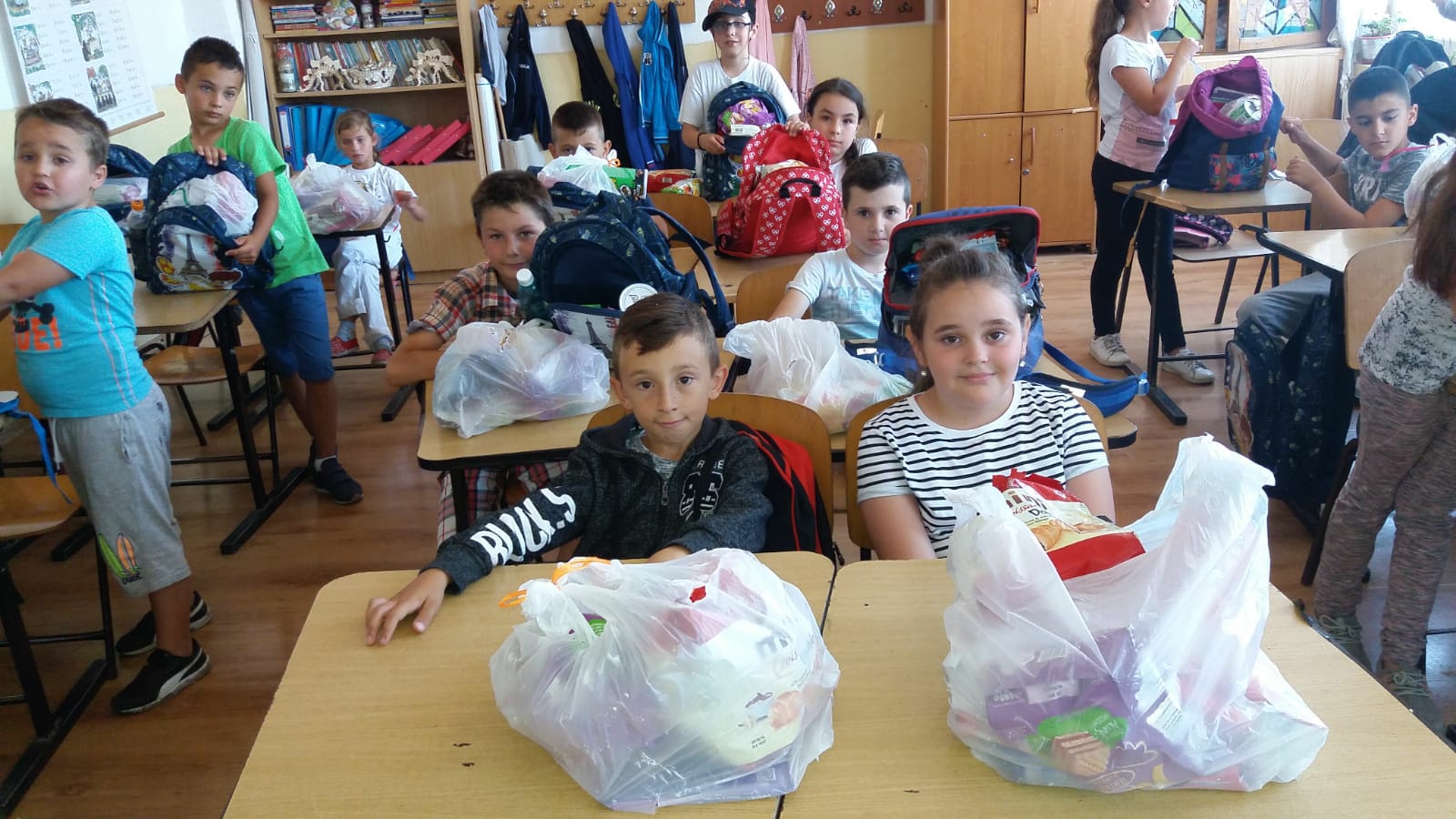 Dulciuri pentru toți copiii din comuna Saligny, de Ziua Copilului