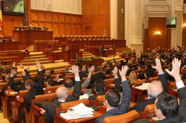 Codul Penal a fost trecut de votul din Parlament