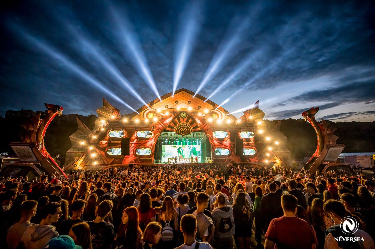 Festivalurile din România, fabrici de bani. Neversea, Untold, Bon Jovi şi Metallica ridică piaţa festivalurilor la un record istoric