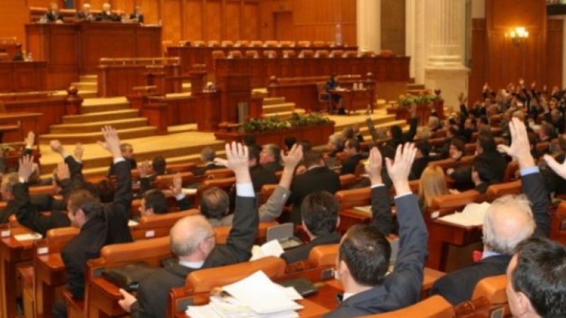 Senatorii votează azi modificarea Legii pentru alegerea preşedintelui României