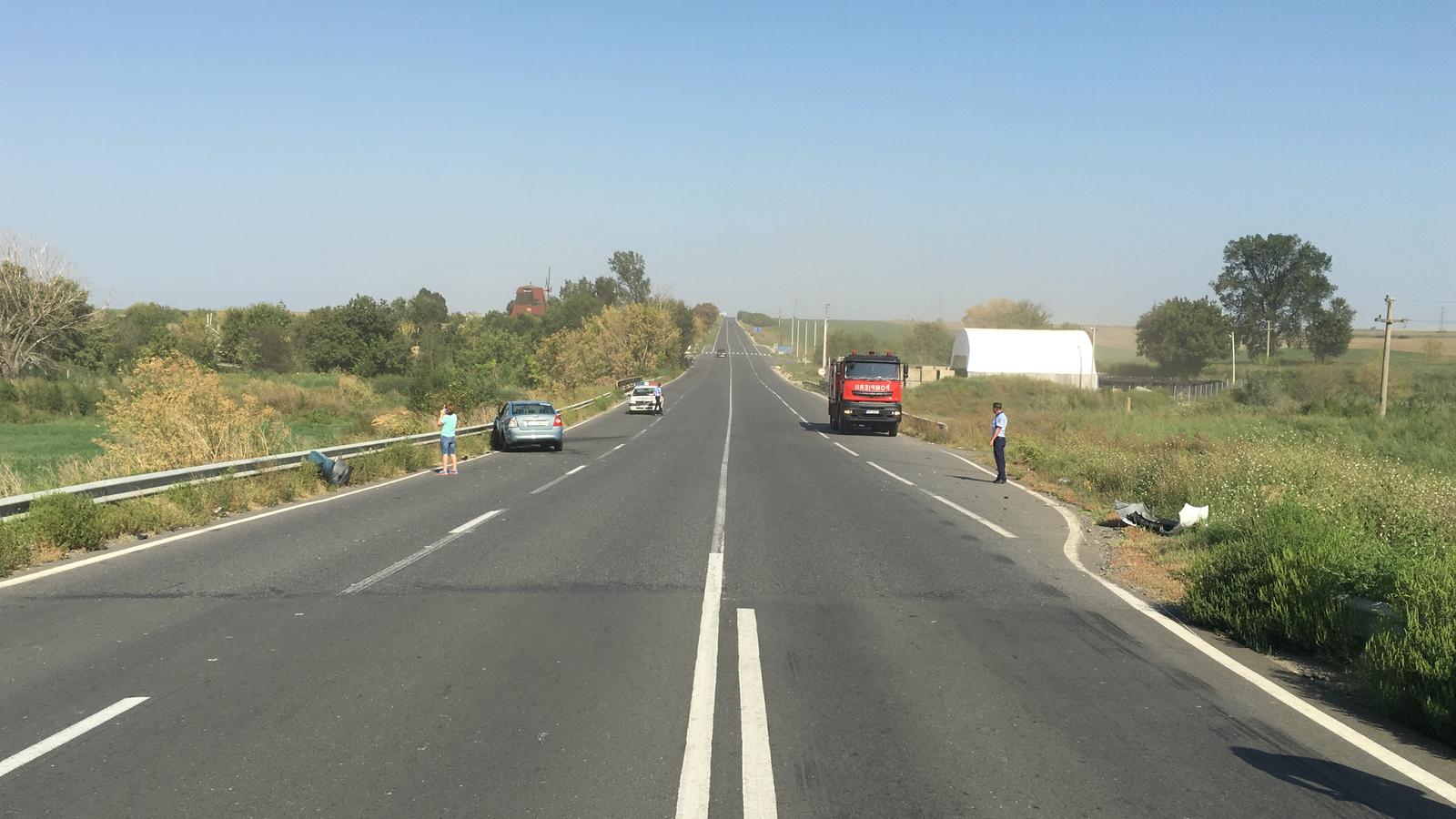 Impact între 4 autoturisme pe DN 2A, în zona Ghindărești. Sunt implicate 9 persoane