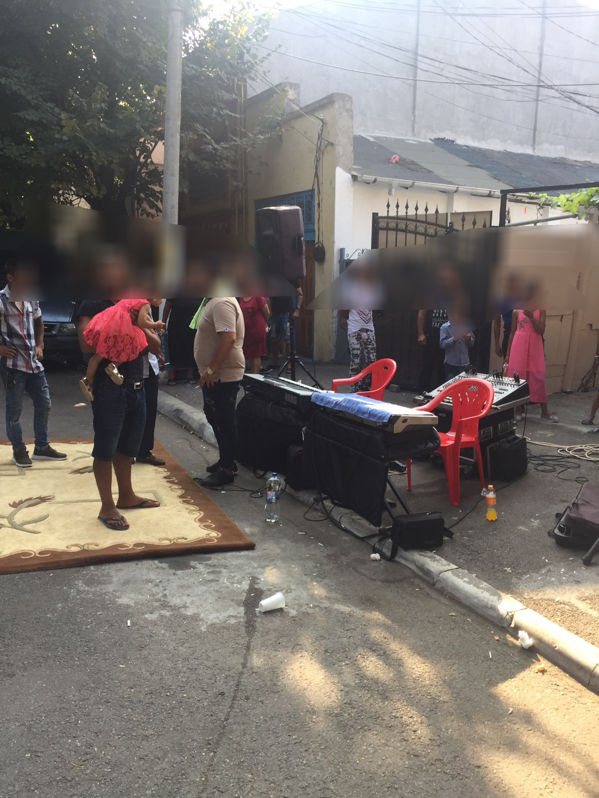 Polițiștii locali au spart petrecerea cu lăutari, din mijlocul străzii, a unor constănțeni