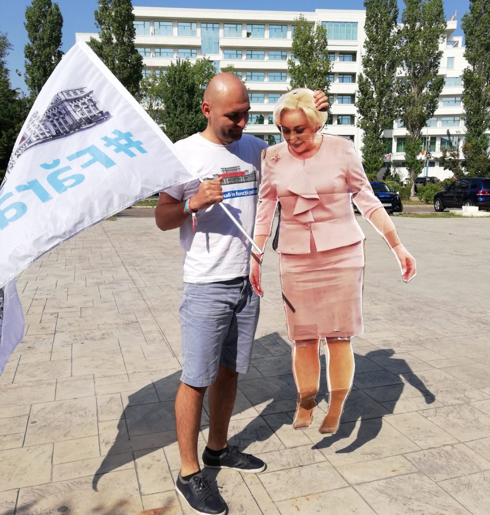 Viorica Dăncilă, huiduită la sosirea la Școala de Vară a femeilor social democrate din Mamaia