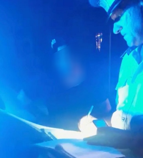 Poliția Locală a amendat o familie de rromii care își ținea nunta în stradă