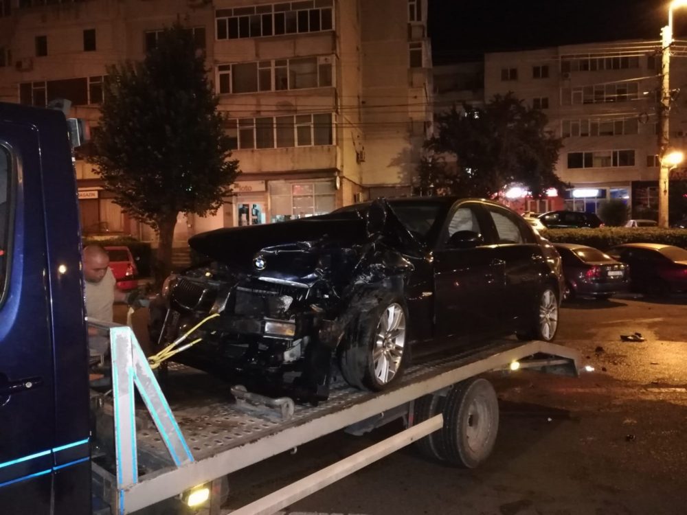 Când ghinionul te pândește la intesecție. Mașină condusă de un șofer beat, lovită într-o intersecție din Constanța
