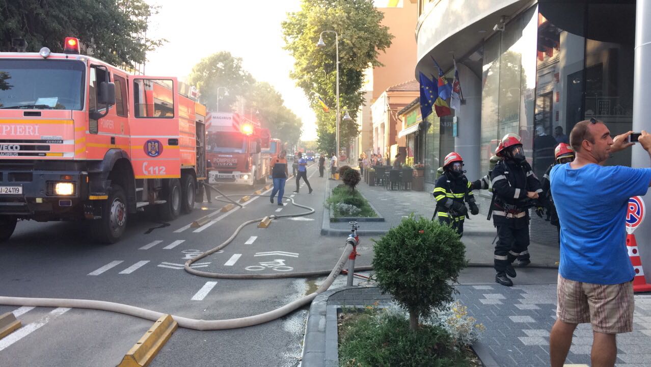 Incendiu în clădirea SPIT de pe bulevardul Tomis din Constanța