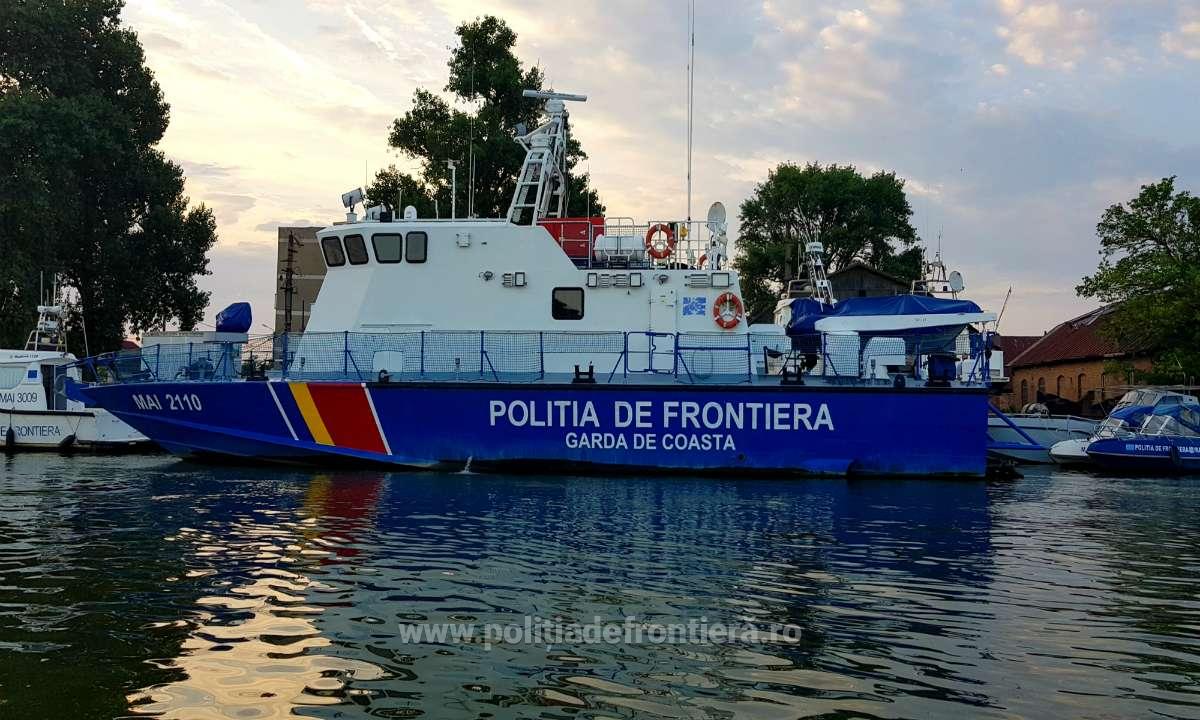 (Video) Român rănit la bordul unui pescador românesc din Portul Midia, transportat în port de poliţiştii de frontieră