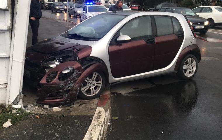 Accident în Constanța provocat de o șoferiță care a uitat să cedeze trecerea
