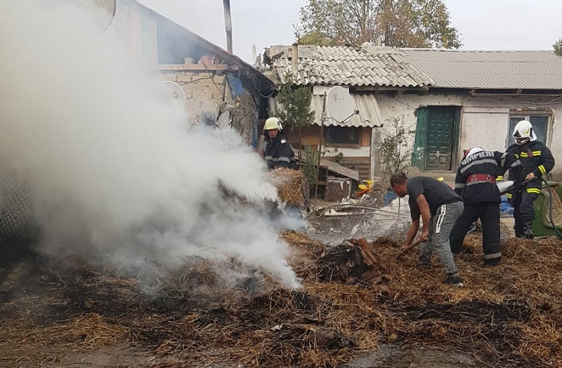 Incendiu în Medgidia după ce copiii familiei s-au jucat cu chibriturile