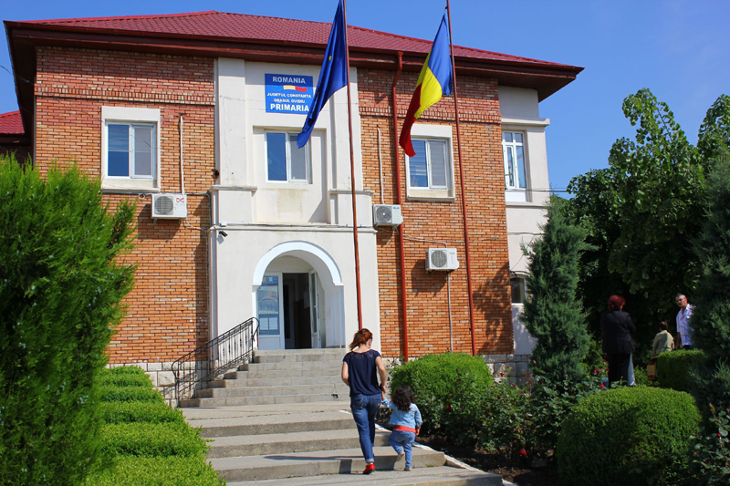 Primăria Ovidiu continuă modernizarea sistemului de iluminat public și în satele Poiana și Culmea