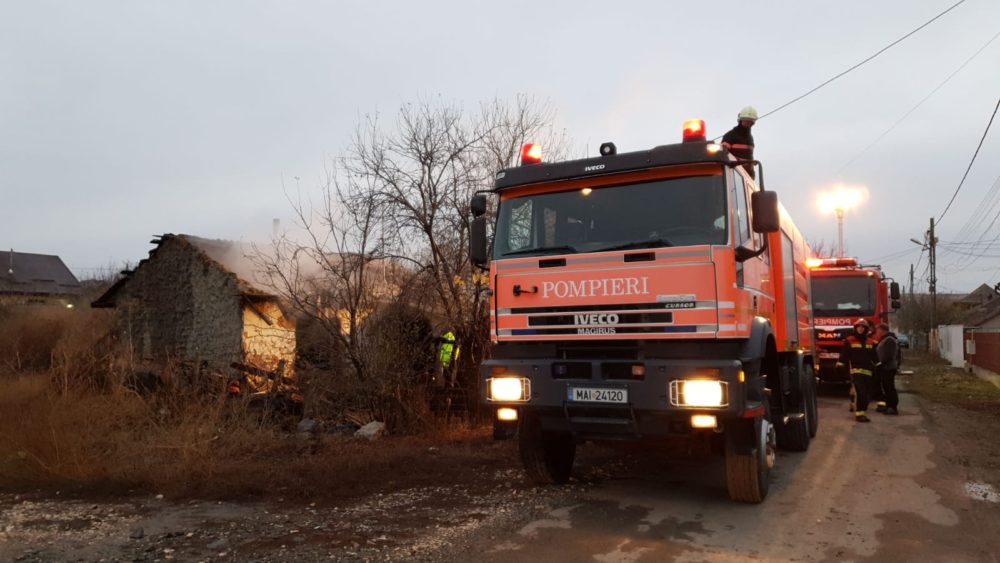 Incendiu la Valu lui Traian. O persoană, găsită decedată în casă