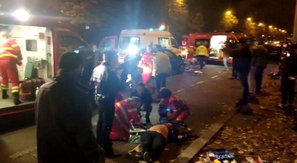 (Video) O mașină a intrat într-un grup de oameni, pe trecerea de pietoni din fața hotelului Zodiac din Constanța