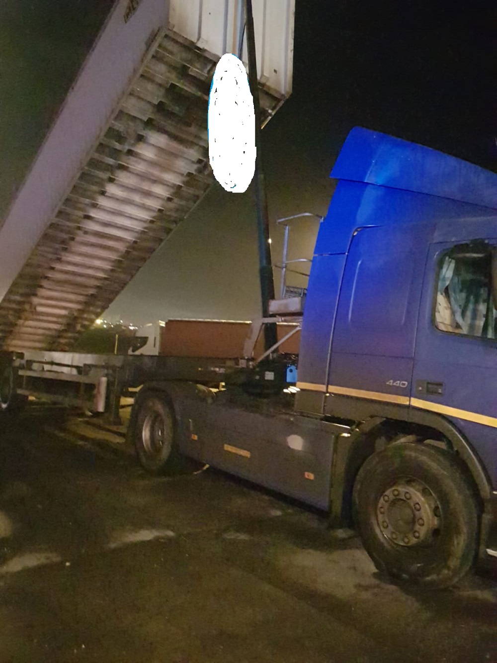 Un tânăr de 28 de ani s-a spânzurat de bena unui camion aflat în Portul Constanța