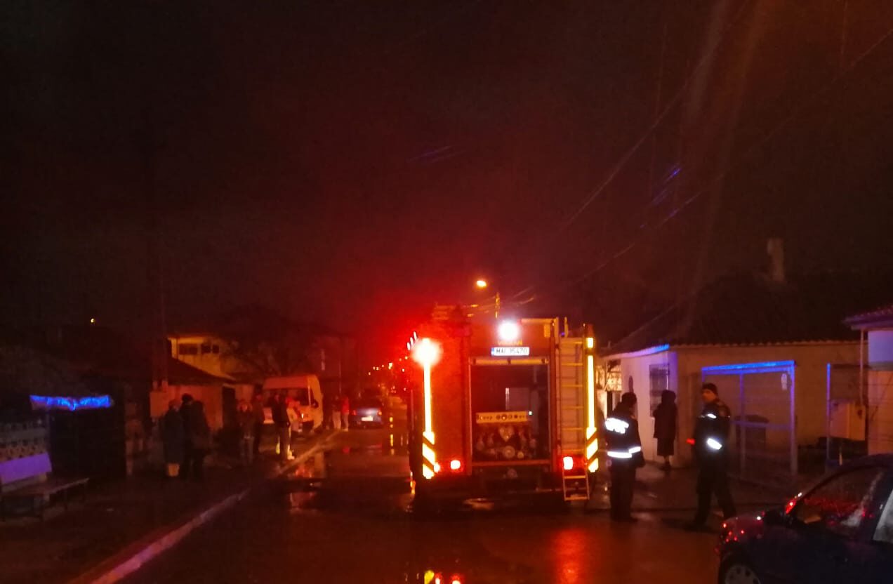 Arde o casă din Cernavodă