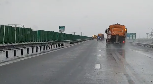 (Video) A2 rămâne închisă. Se intervine pentru reluarea traficului