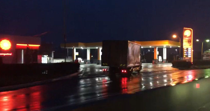 (Video) Camion pe contrasens pe raza localității Lazu