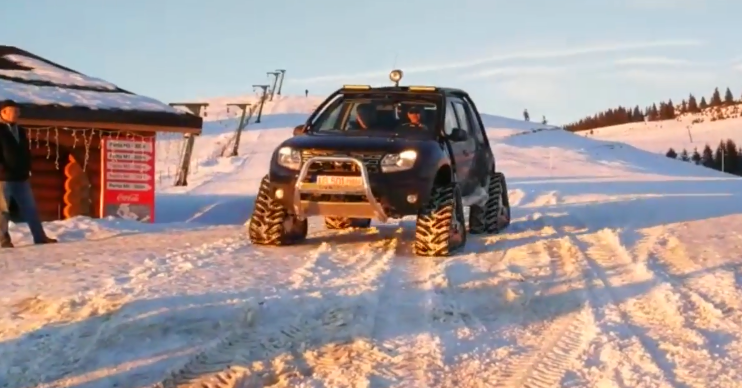 (Video) Dacia Duster cu șenile, demonstrație la Rânca