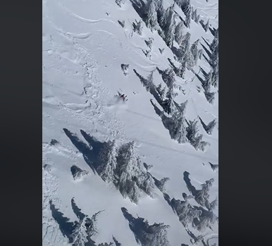(Video) Un schior a declanșat o avalanșă la Sinaia