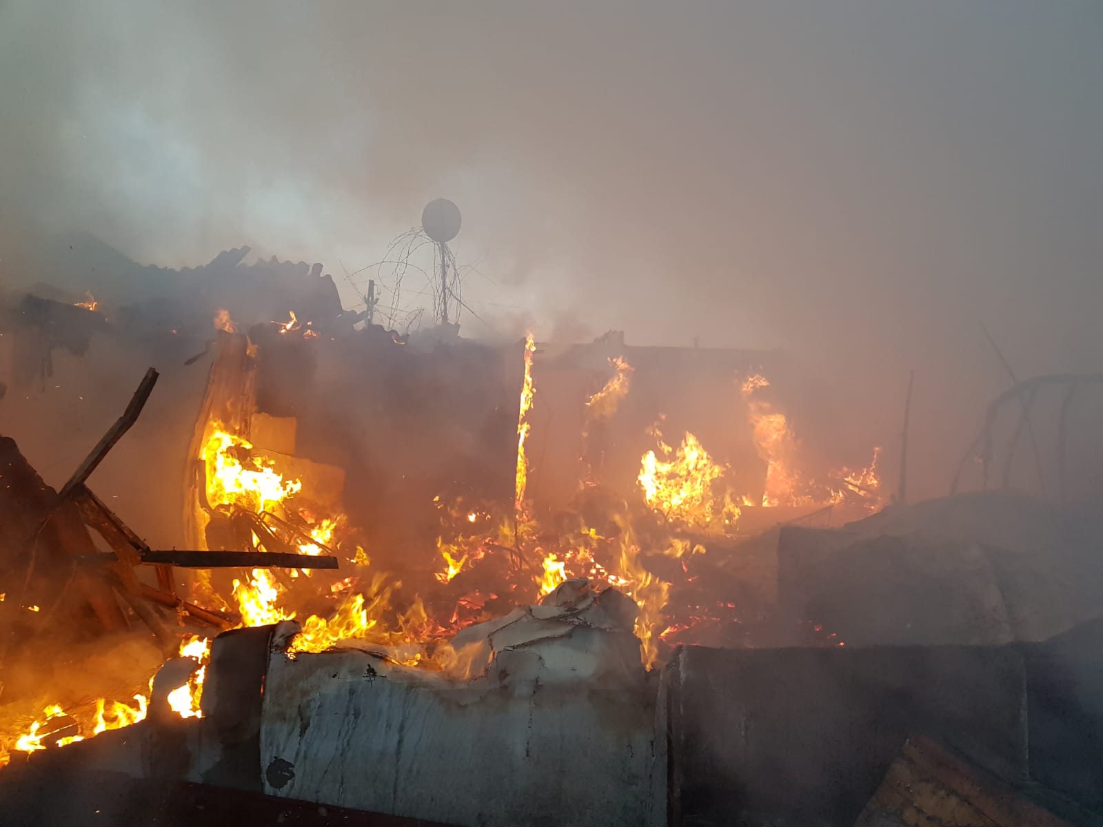 Incendiu la o casă din Eforie Nord. Un bărbat de 40 de ani, găsit DECEDAT