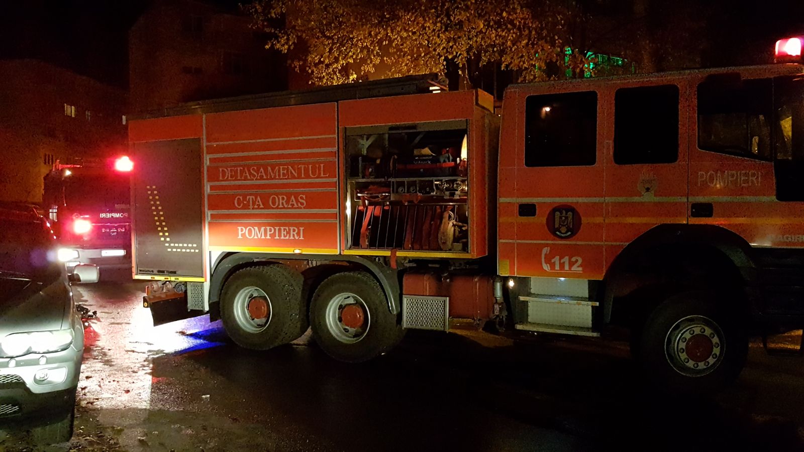 Codul galben face ravagii în municipiul Constanța. Acoperișul unui bloc a fost luat de vânt