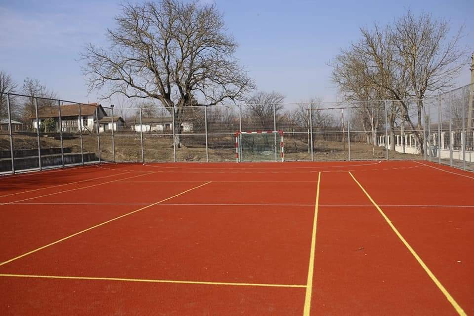 Teren de sport inaugurat astăzi la Chirnogeni. Câți bani a alocat Consiliul Județean Constanța pentru amenajarea lui?