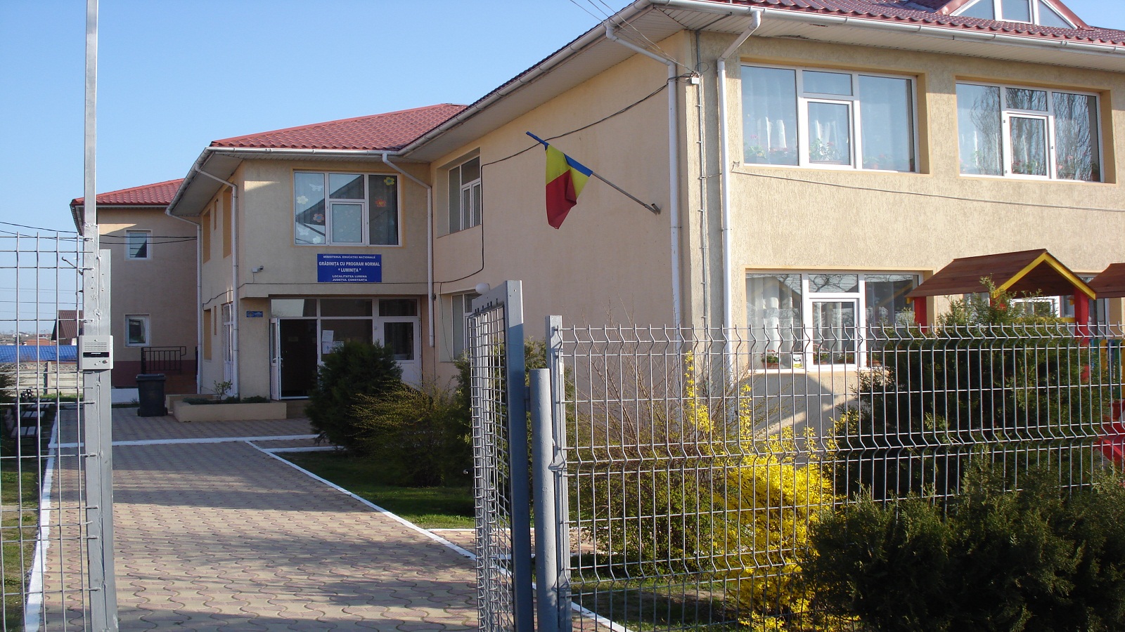 Grădiniţa cu Program Normal „Luminiţa” din Lumina are nevoie de un îngrijitor