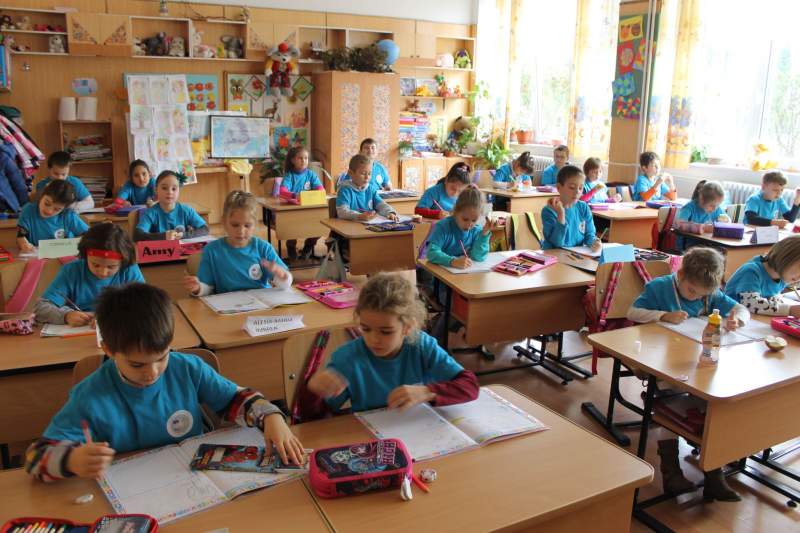 Propunerea autorităților pentru deschiderea școlilor la Constanța: separatoare de plexiglas între elevi
