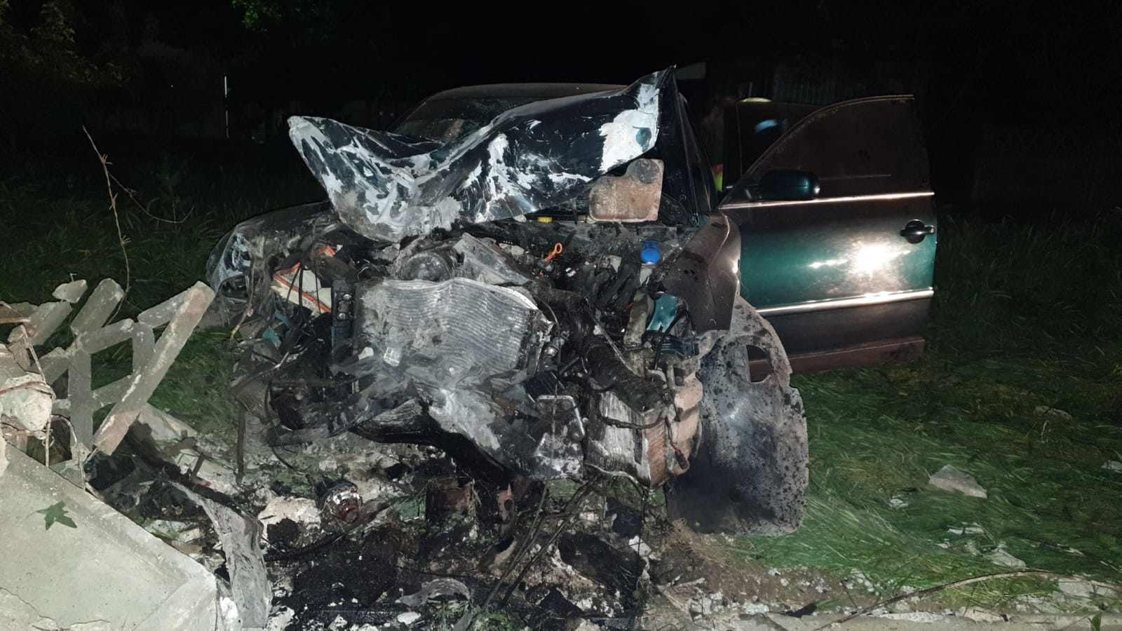Mașină făcută praf în urma unui accident grav petrecut noaptea trecută în zona industrială a Constanței