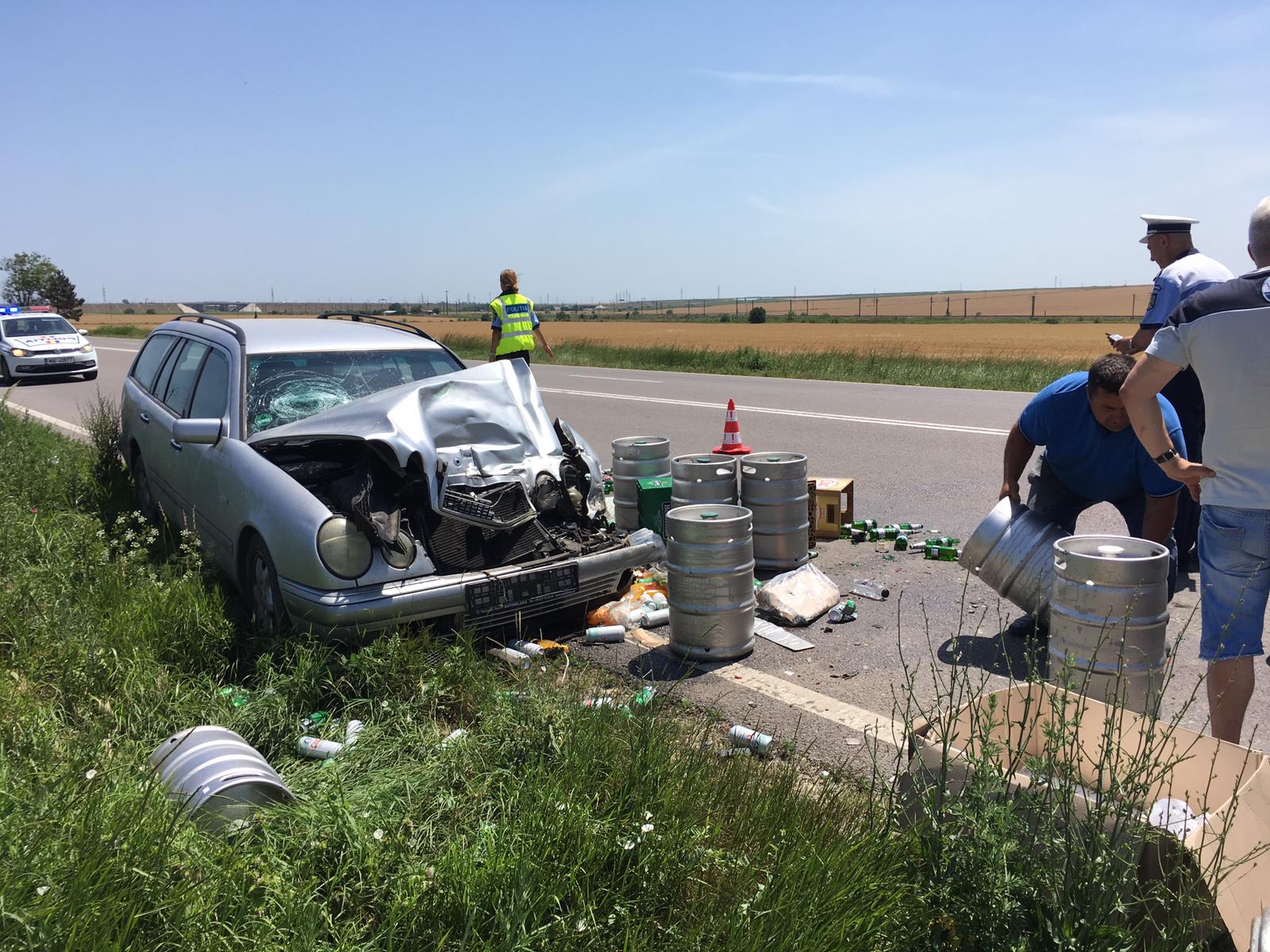 (Foto/Video) O clipă de neatenție, la un pas de o tragedie. Accident cu o victimă la ieșire din Valu lui Traian