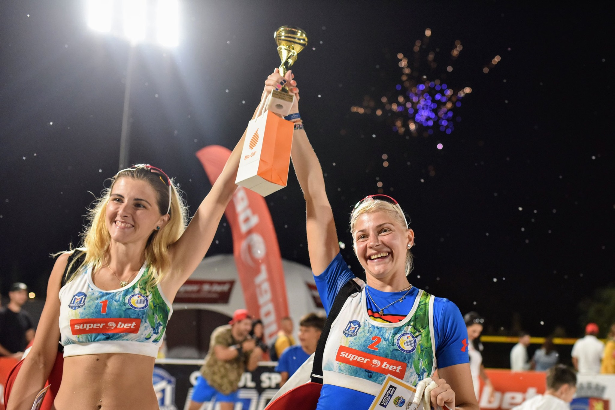Trofeul ediției a II-a a Turneului de Beach Voley Medgidia OPEN a ajuns la echipa CSU Cluj