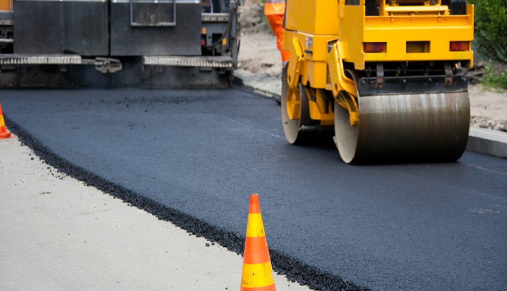 Mai multe străzi din comuna Horia vor fi asfaltate. În cât timp vor fi gata lucrările
