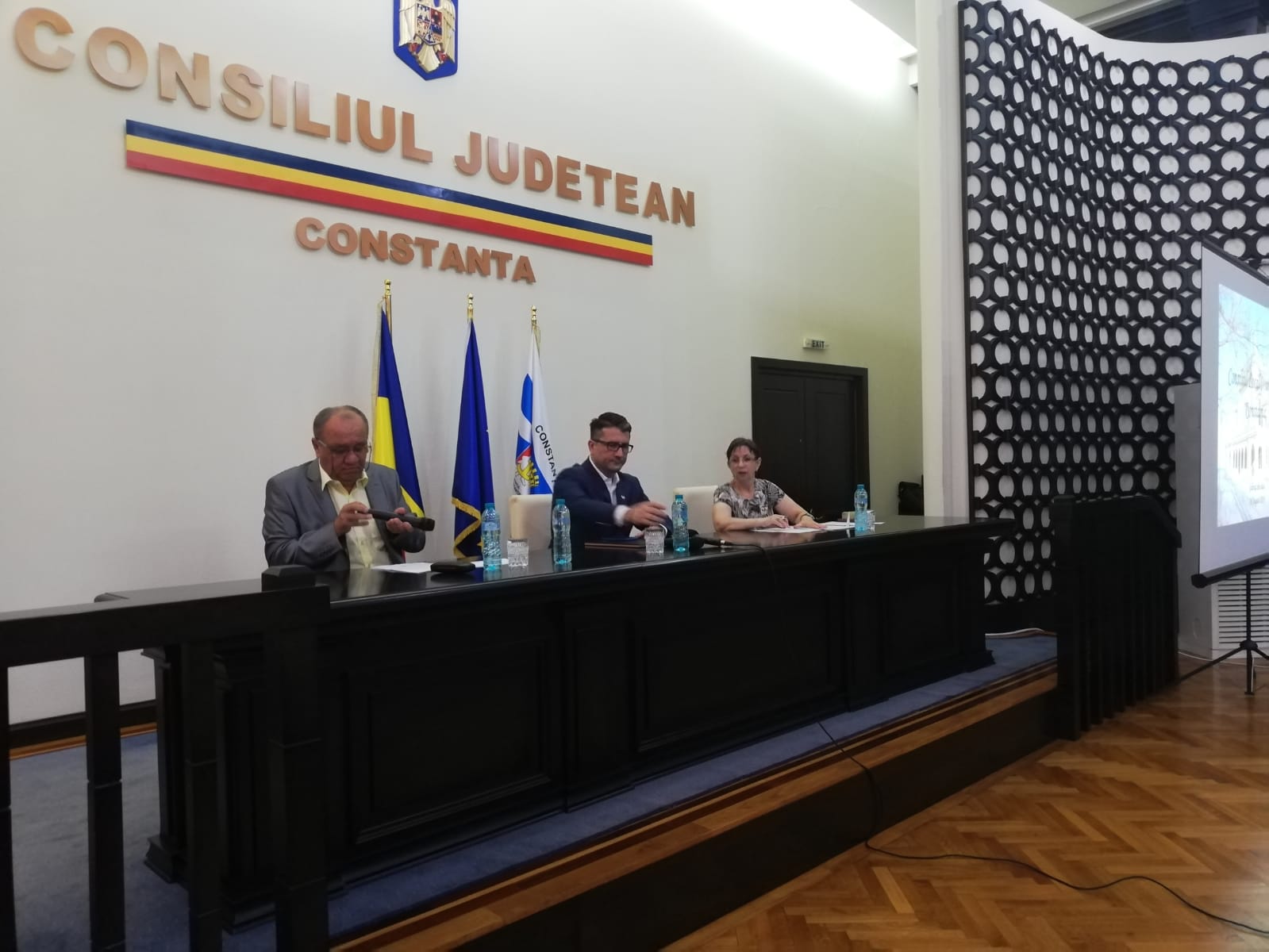 Primarul Făgădău îi acuză pe consilierii liberali de sabotaj. Proiectul privind preluarea conductelor de la CET, RESPINS