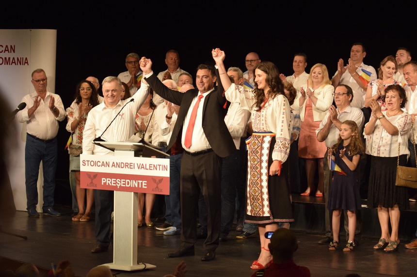 Încă un candidat se retrage din cursa pentru prezidențiale