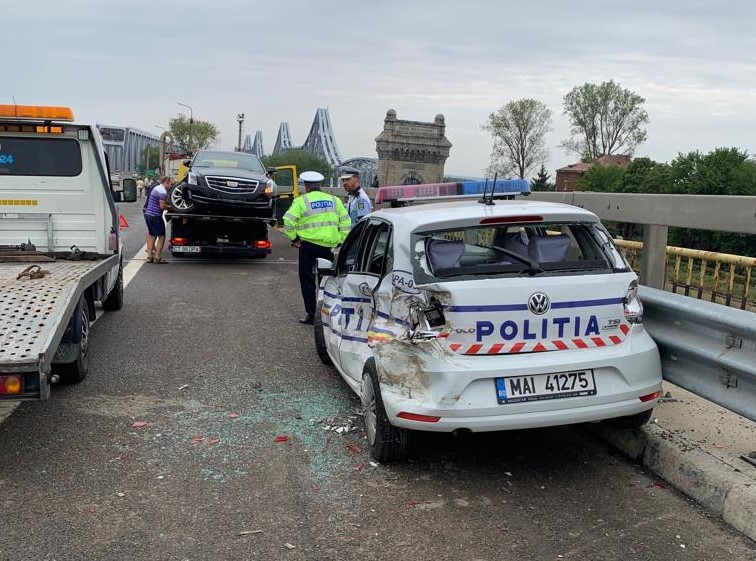 Accident pe A2, în zona Cernavodă. Este implicată și o autospecială a poliției