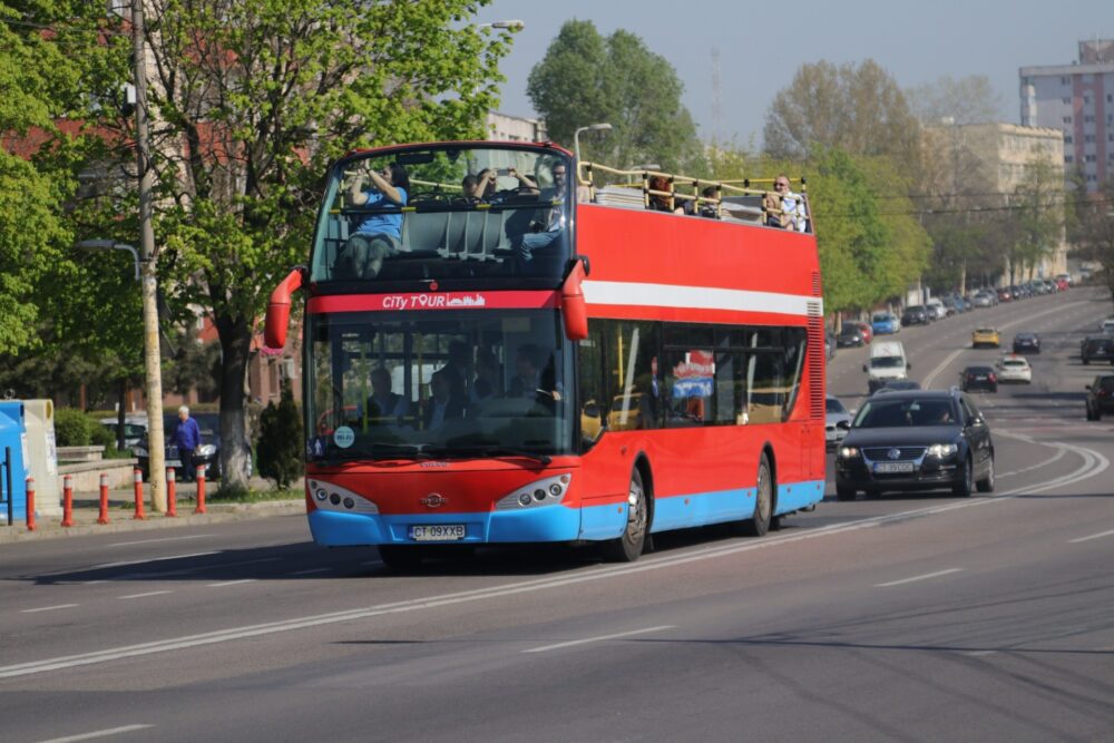 Autobuzele etajate CiTy TOUR mai circulă până duminică. Modificări și pe traseul Liniei 100 Mamaia