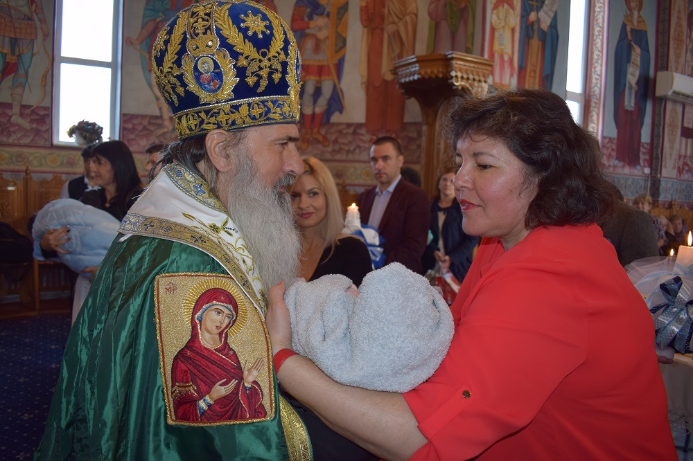 Continuă tradiția la Cumpăna: Doi copii aflați în asistență maternală vor fi botezați în ziua în care se sărbătorește Sfânta Prascheva