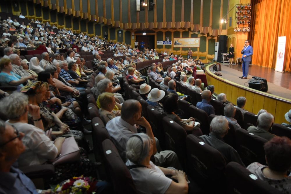 Aproape 300 de seniori ai Constanței sunt premiați de municipalitate