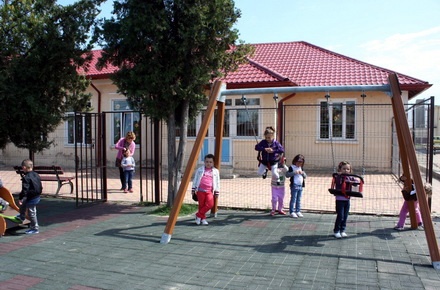 Grădiniţa cu Program Prelungit „Licurici” din Ovidiu caută îngrijitor