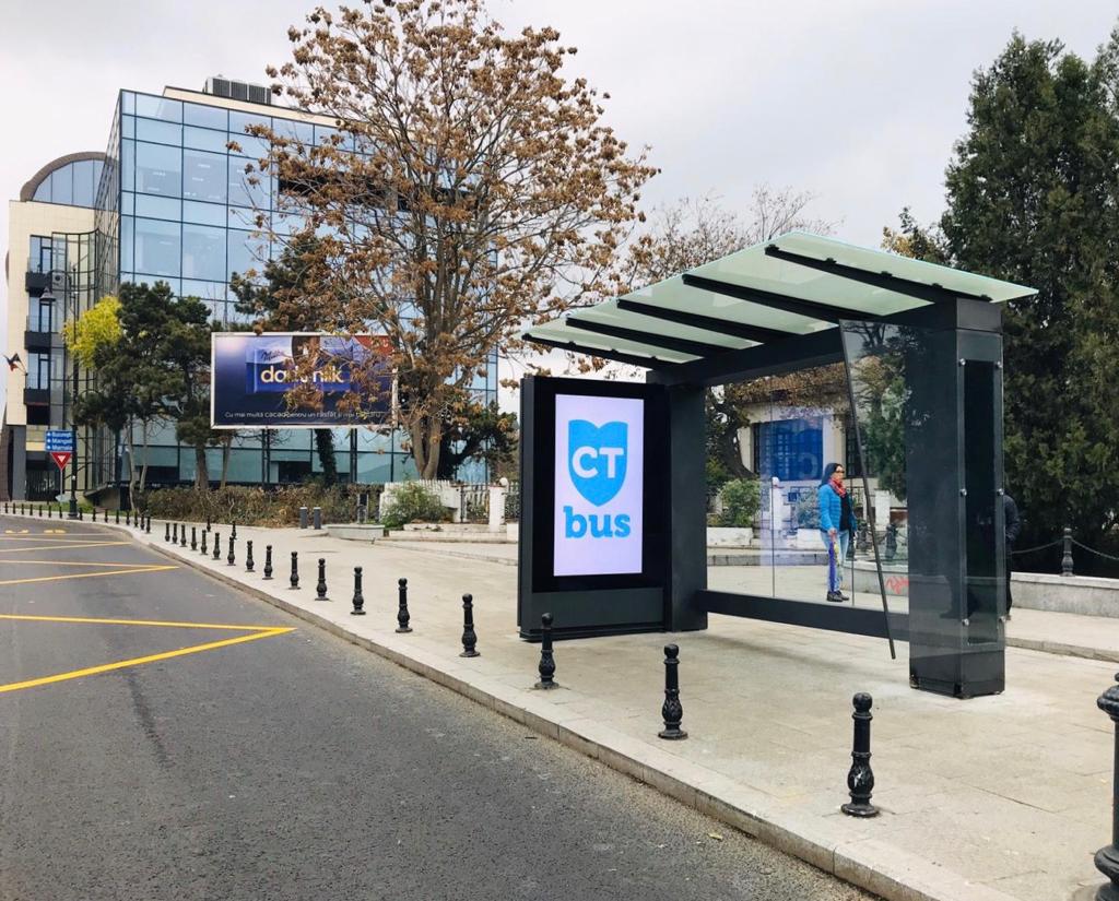 Proiect pilot la Constanța: Două stații de autobuz inteligente au fost montate la Poarta 1 și Parcul Arheologic