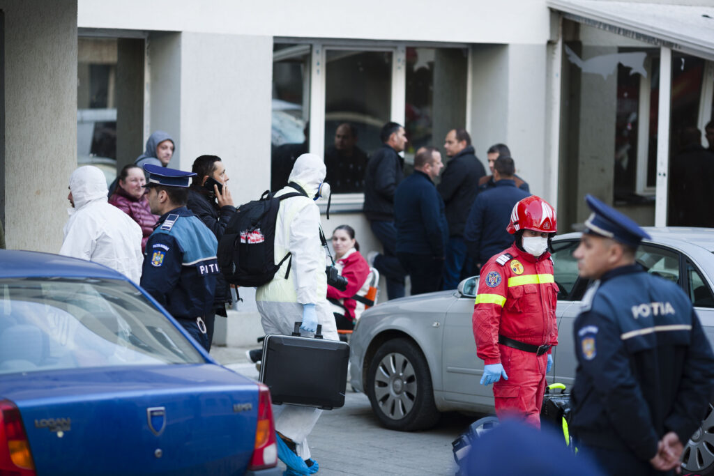 Patronul firmei care a făcut deratizarea şi dezinsecţia în blocul unde au murit trei oameni, reţinut. Insecticidul folosit este foarte inflamabil și degajă gaze