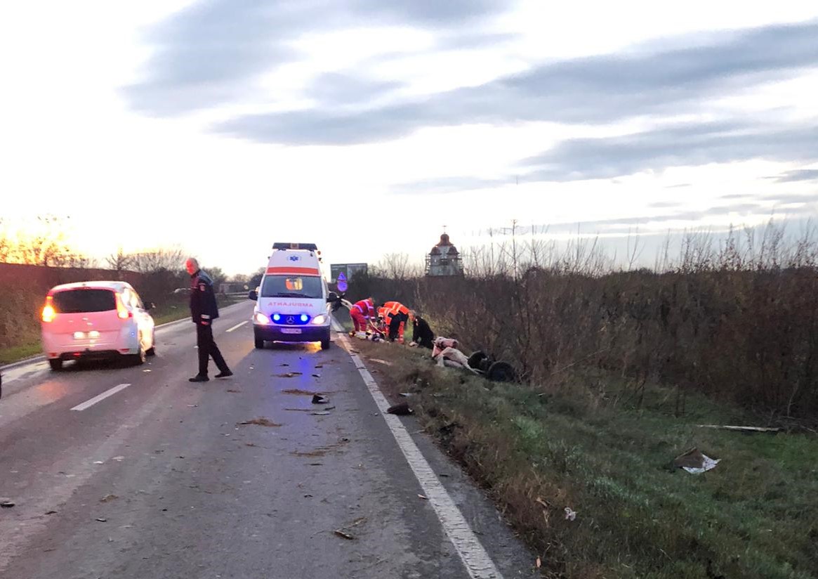 (Foto) Căruțaș de 17 ani, mort după ce a fost spulberat de o autoutilitară, aproape de Medgidia