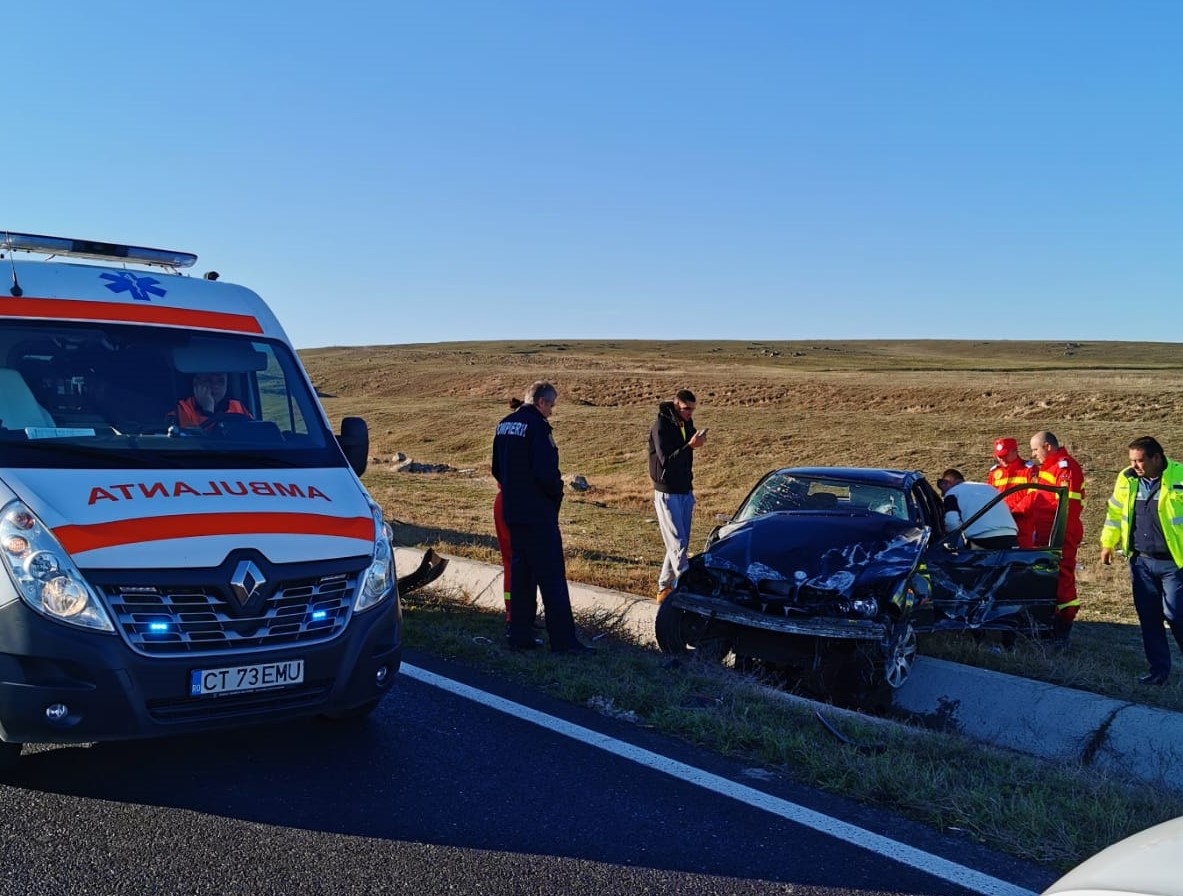 (Foto) Șofer de 21 de ani, reprezentație de cascador pe DN 22, între Cogealac și Lumina, în această dimineață