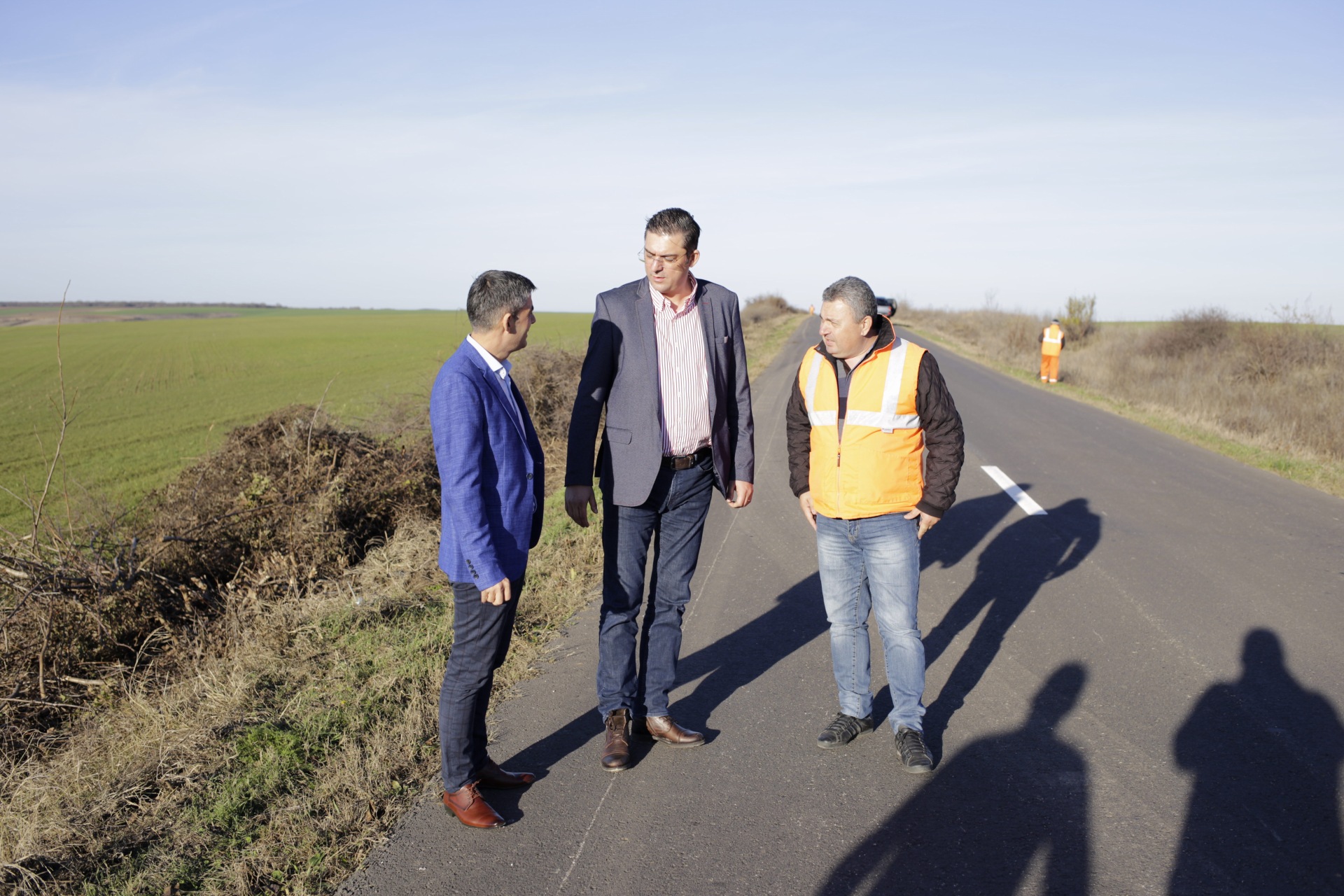 Președintele CJC, Marius Horia Țuțuianu, împreună cu administratorul RAJDP, Lucian Lungoci, au verificat lucrările de pe DJ 222 și DJ 391A înainte de darea tronsoanelor reabilitate în folosință