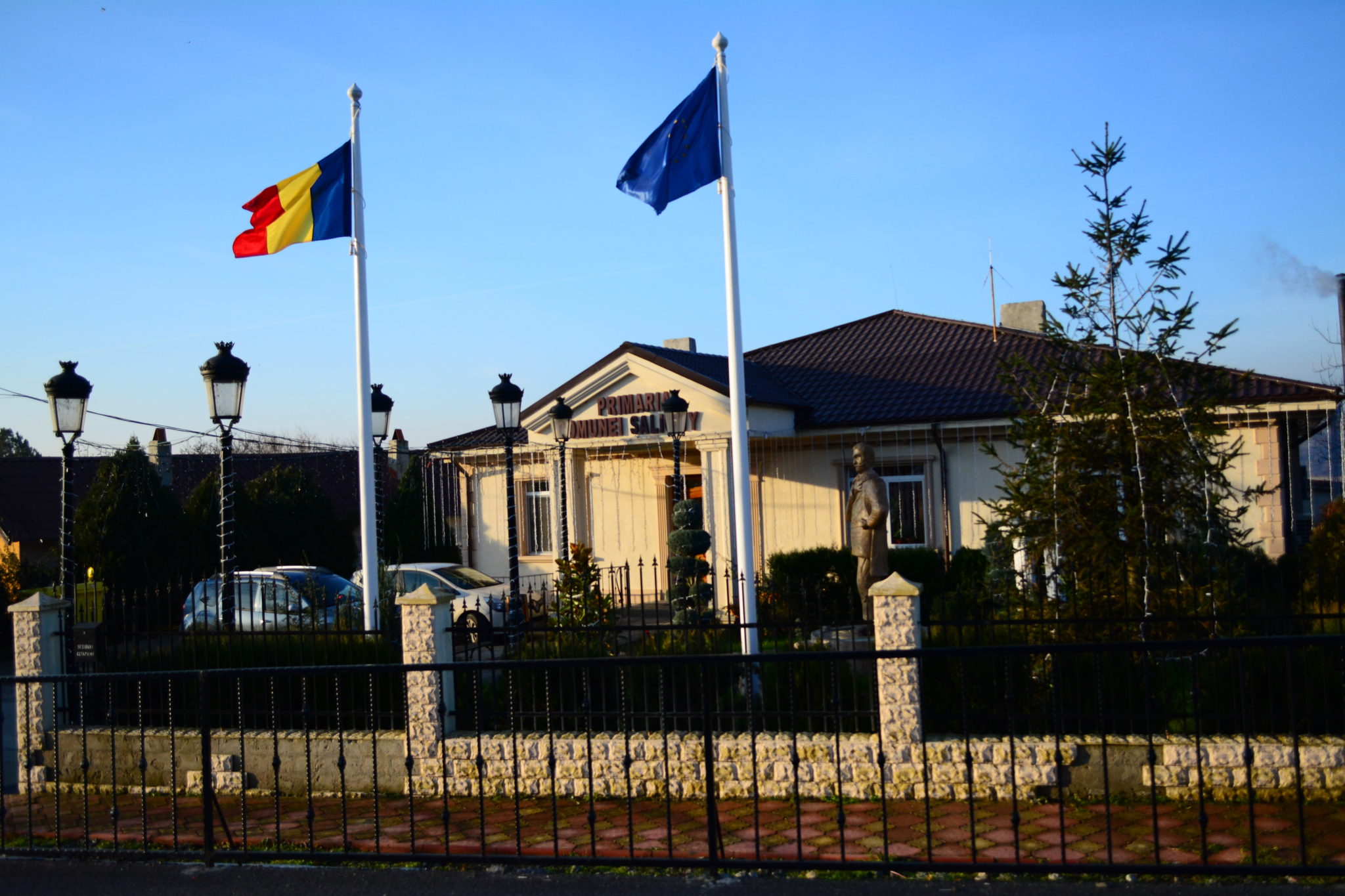 (Foto) Până la 1 martie lucrările de investiții în comuna Saligny sunt stagnate. Și o veste bună:  Taxele și impozitele locale rămân neschimbate în 2020