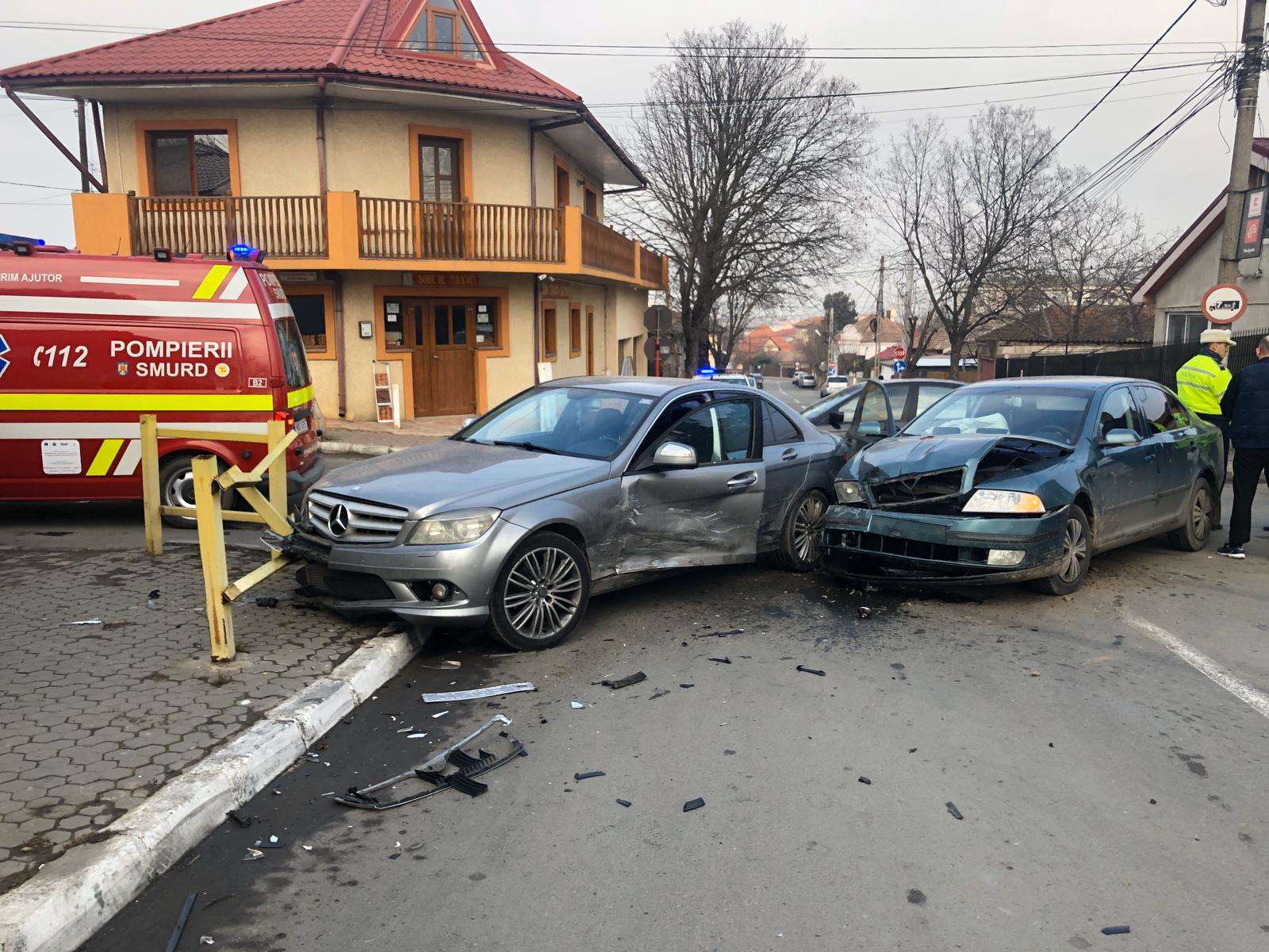 (Foto) Două mașini s-au ciocnit în Medgidia. Este al doilea accident în ultima oră