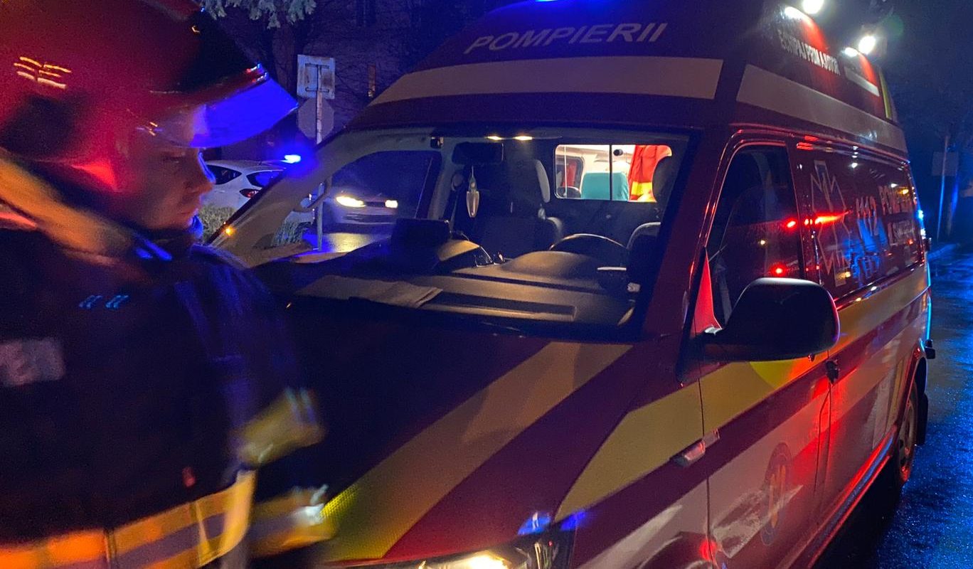 Pieton lovit de un autoturism, la ieșire din Medgidia, pe DJ381